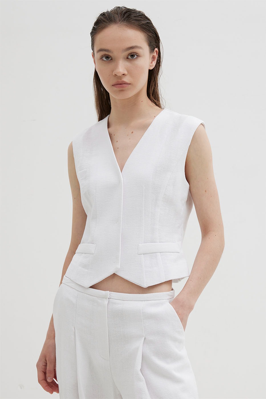 Linen Pell Vest - White (오마이걸 승희 착용)