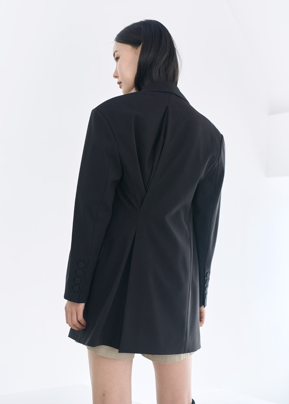 back unbalance black jacket (브레이브걸스 민영 착용)
