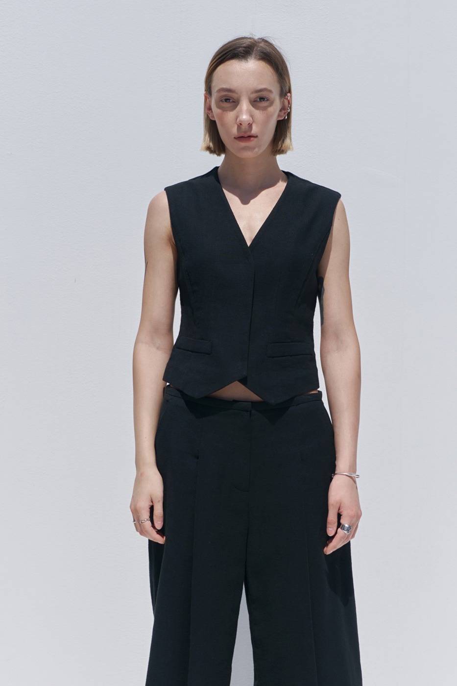Linen pell vest - black (오마이걸 승희 착용)